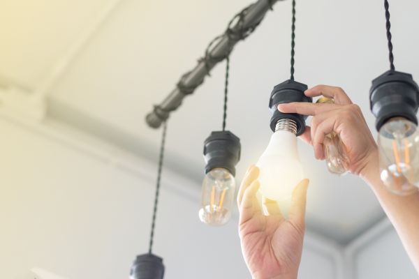 Light Bulb Changing Service in Leesburg