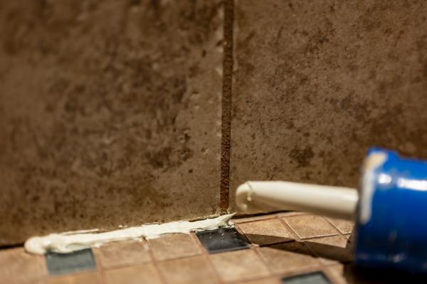 Shower Caulk Replacement in Leesburg